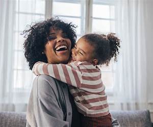 A Good Mother: A Novel