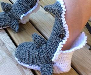 CROCHET ANIMAL SLIPPERS FOR BEGINNERS: A simplified step by step guide to master crochet techniques and patterns and crochet amazing animal slippers projects with ease CROCHET ANIMAL SLIPPERS FOR BEGINNERS: A simplified step by step guide to master crochet techniques and patterns and crochet amazing animal slippers projects with ease