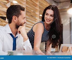 Dating Her Boss: A reclusive widower meets a tempting temp... Dating Her Boss: A reclusive widower meets a tempting temp...