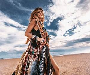 Free Spirited Woman: Inspiring broken heart romance of an emotional journey of a woman overcoming challenges Free Spirited Woman: Inspiring broken heart romance of an emotional journey of a woman overcoming challenges