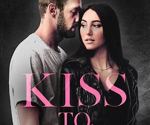Kiss to Shatter (Blairwood University)