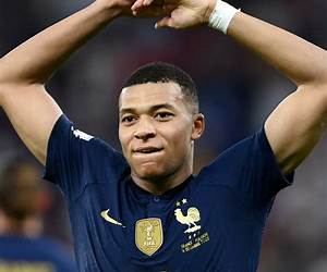 Kylian Mbappé: Un garçon devenu superstar : livre pour jeunes adultes inspirant sur l'un des meilleurs footballeurs. À partir de l'âge : 12-18 (French Edition) Kylian Mbappé: Un garçon devenu superstar : livre pour jeunes adultes inspirant sur l'un des meilleurs footballeurs. À partir de l'âge : 12-18 (French Edition)