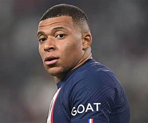 Kylian Mbappe: The Journey of the Boy Who Became a Champion: Illustrated Biography Book for Kids (Soccer Biographies for Kids) Kylian Mbappe: The Journey of the Boy Who Became a Champion: Illustrated Biography Book for Kids (Soccer Biographies for Kids)