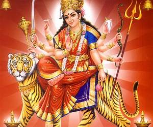 Maa / माँ (Hindi Edition) Maa / माँ (Hindi Edition)