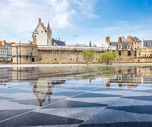 Nantes, ville révoltée: Une contre-visite de la cité des Ducs Nantes, ville révoltée: Une contre-visite de la cité des Ducs