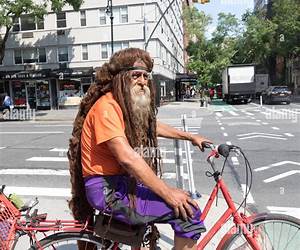 Old Hippie on a Bike: My Humpty Dumpty Tour and Other Stories Old Hippie on a Bike: My Humpty Dumpty Tour and Other Stories
