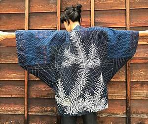 SASHIKO: A SUPERLATIVE GUIDE TO SASHIKO PATTERNS AND PROJECTS SASHIKO: A SUPERLATIVE GUIDE TO SASHIKO PATTERNS AND PROJECTS
