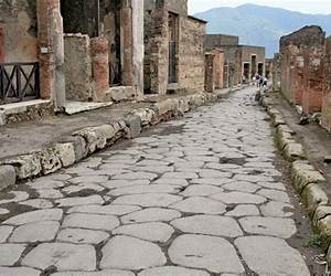 What Happens in Pompeii