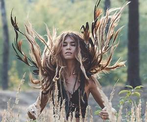 Wild Women: Seekers, Protagonists and Goddesses in Sacred Indian Poetry Wild Women: Seekers, Protagonists and Goddesses in Sacred Indian Poetry
